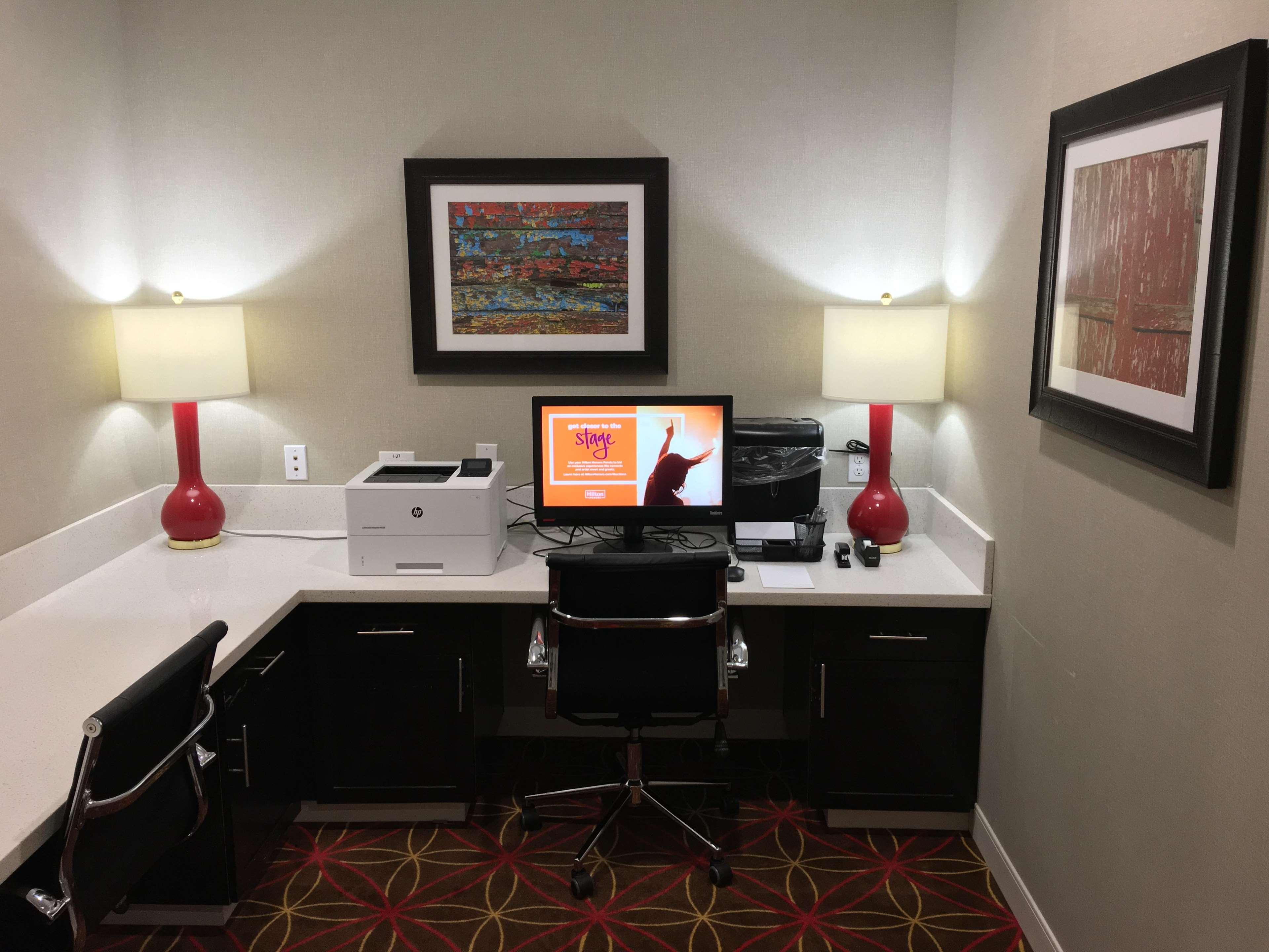 Hampton Inn McPherson Exterior foto